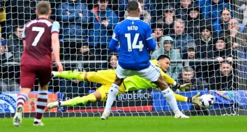 فانتازي يلا كورة.. أريولا يعاقب 51.7% من ملاكه بسبب "دكة البدلاء"